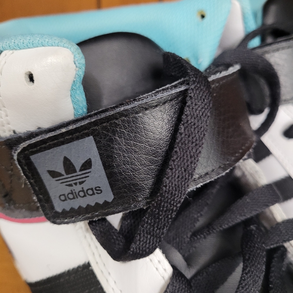Adidas Varial Mid men's Size 11 sneakers. - Picture 6 of 7